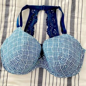 Cacique Lightly liner t-shirt bra. Size 36F